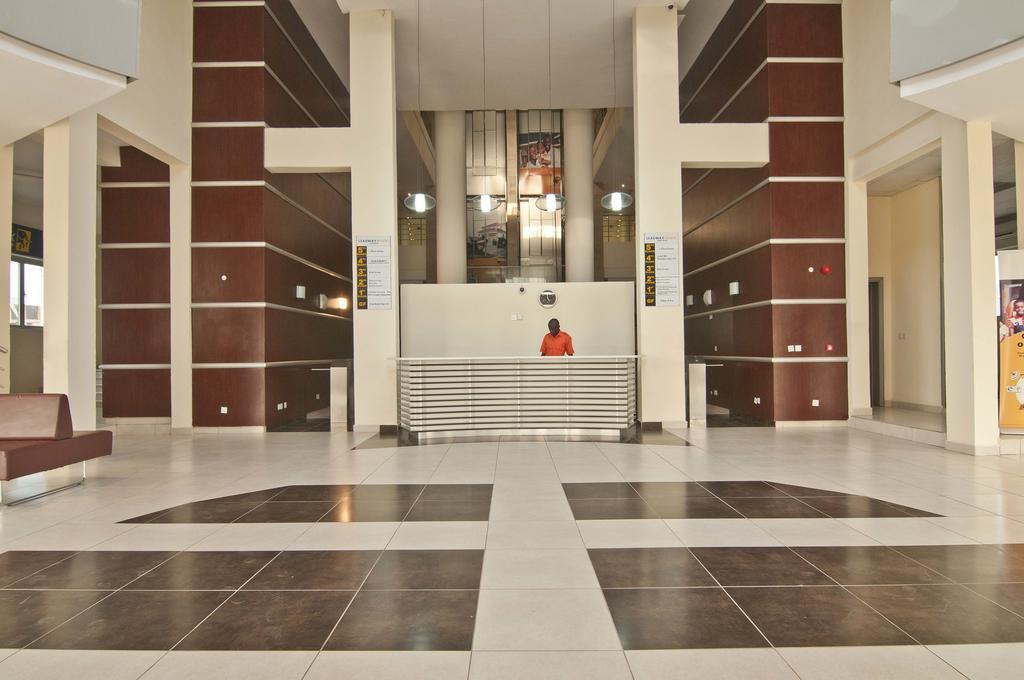 L'Eola Suites Абуджа Екстериор снимка