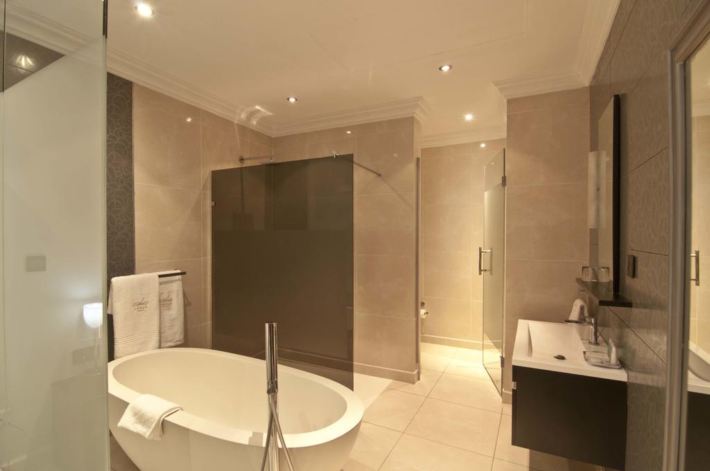 L'Eola Suites Абуджа Стая снимка