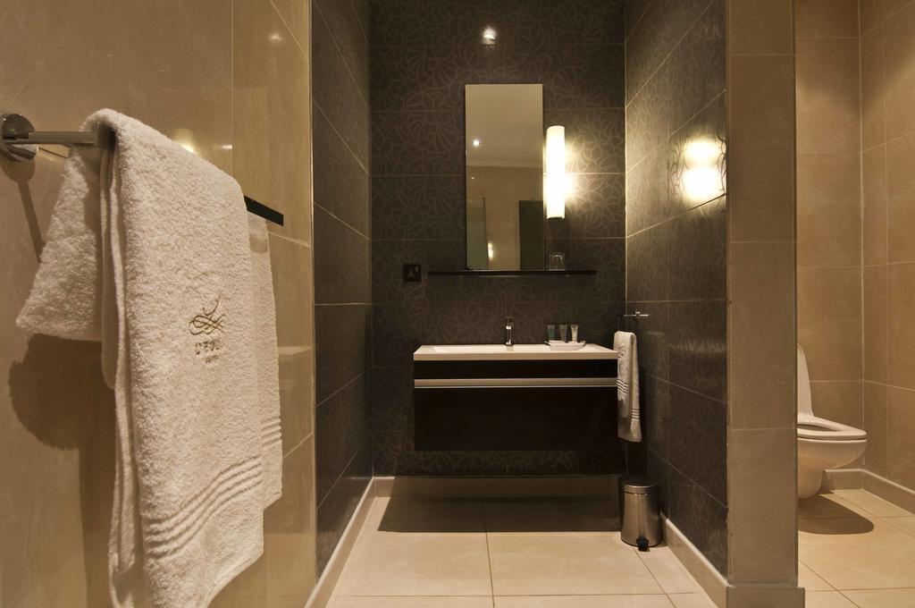 L'Eola Suites Абуджа Стая снимка