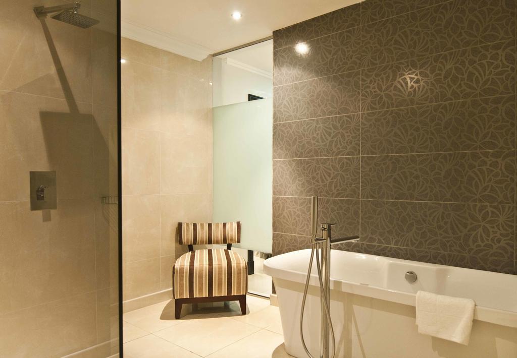 L'Eola Suites Абуджа Стая снимка