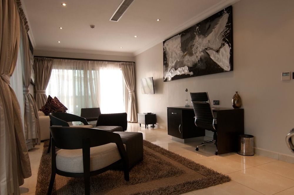 L'Eola Suites Абуджа Екстериор снимка