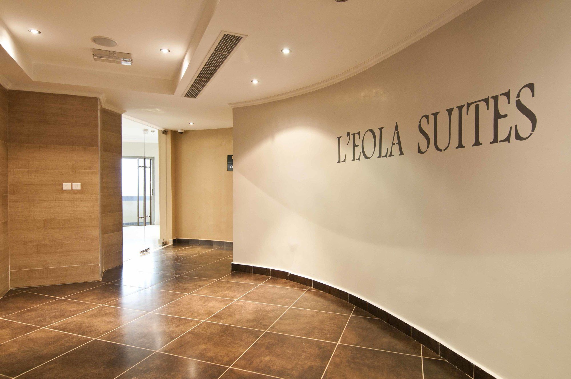 L'Eola Suites Абуджа Екстериор снимка