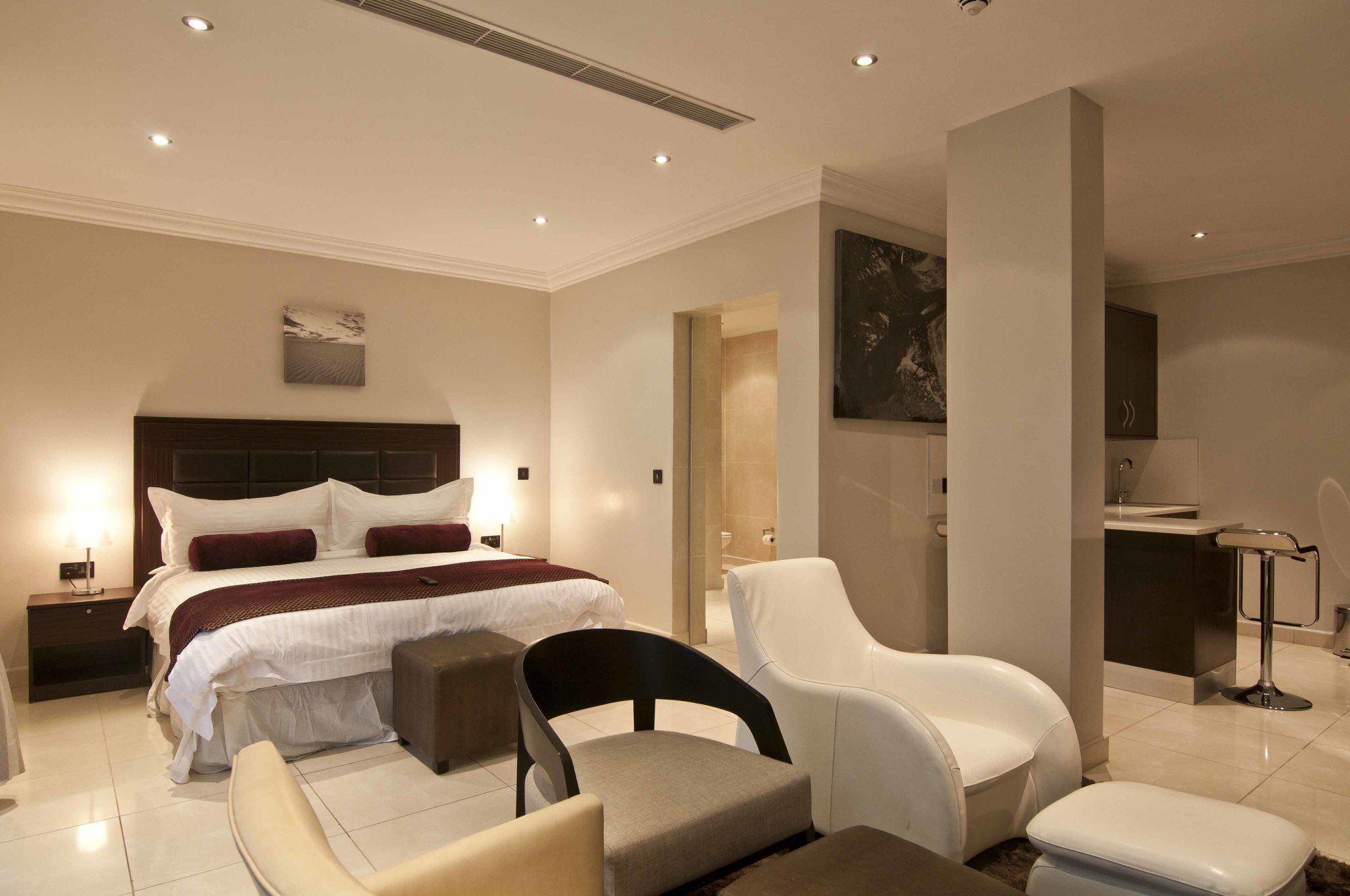 L'Eola Suites Абуджа Екстериор снимка