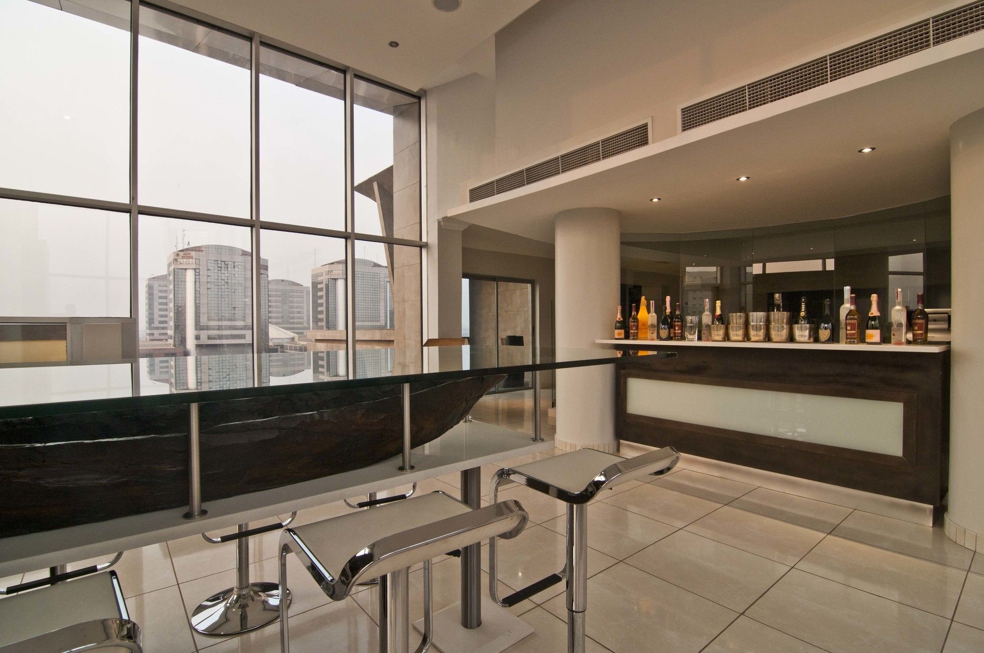 L'Eola Suites Абуджа Екстериор снимка