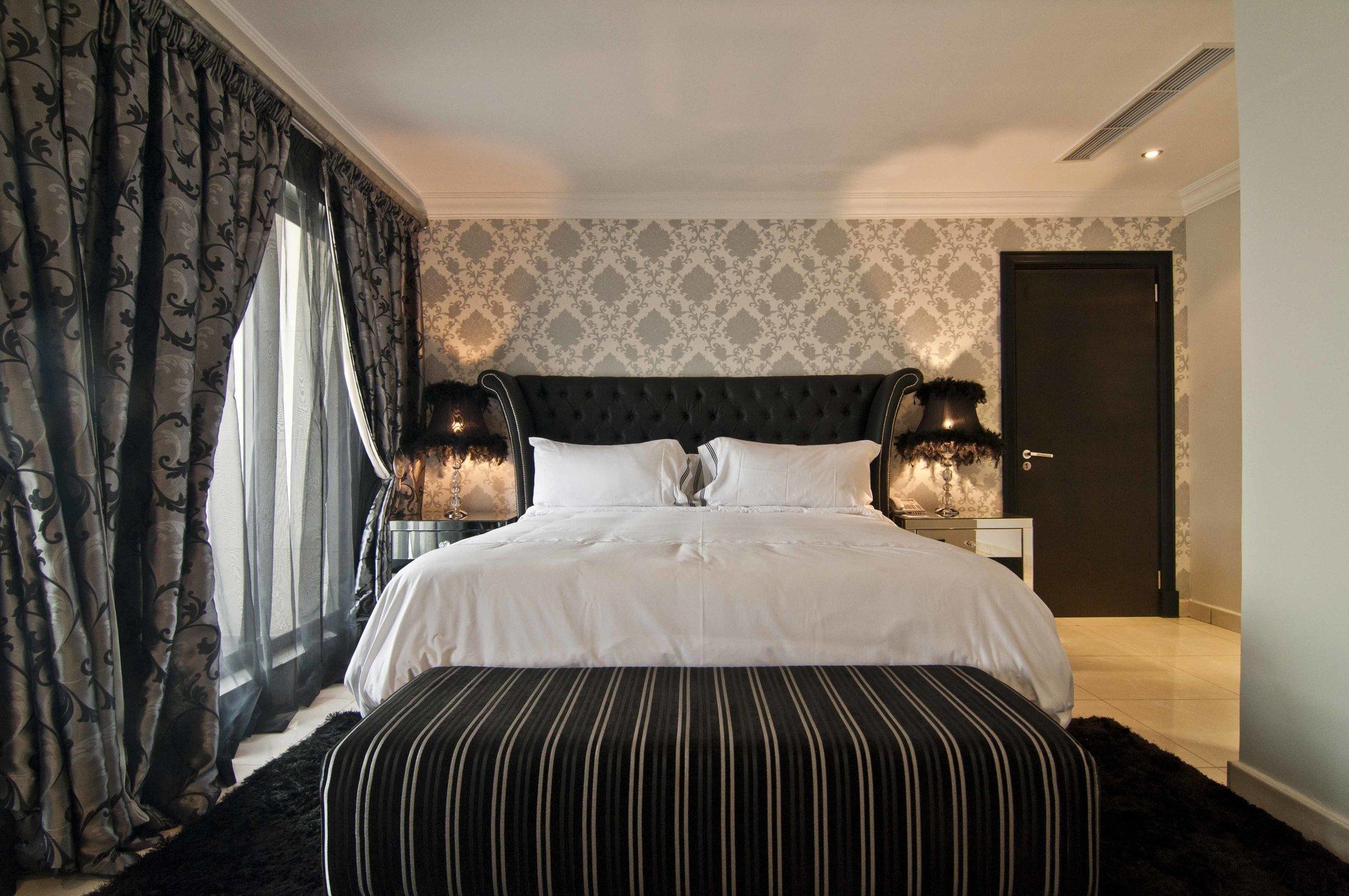 L'Eola Suites Абуджа Екстериор снимка